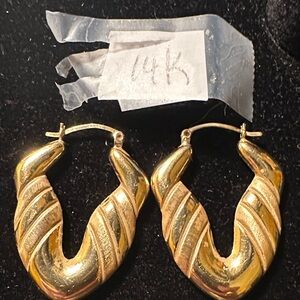 14 KARAT Gold Hoop Earrings 4.5 Grams